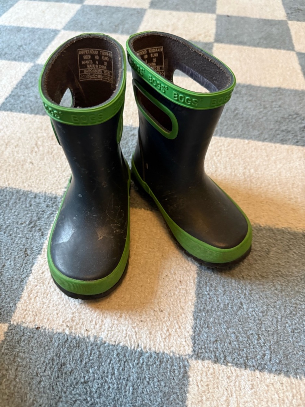 Bogs size 6 Toddler